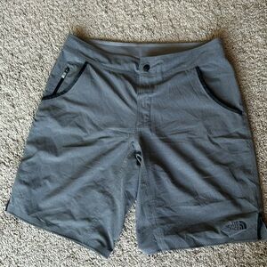 North Face short. Size 32